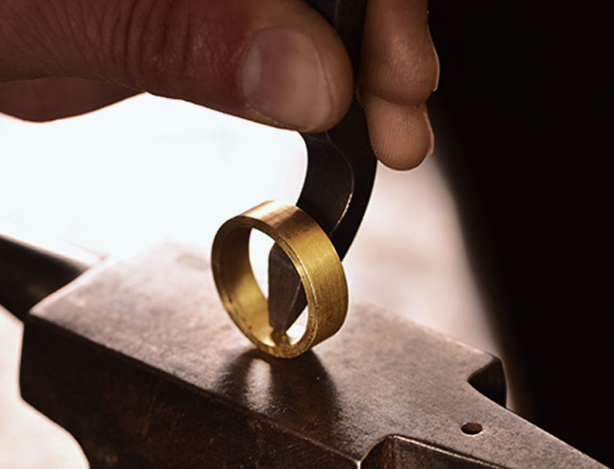MZNR studio, solid gold men's jewelry crafted with brutalist architectural design
